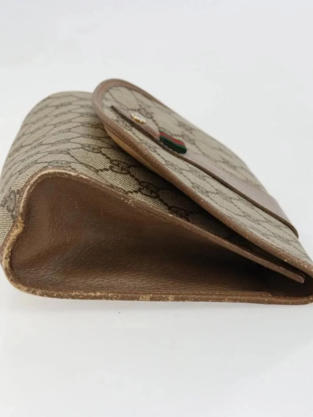 Gucci brand	gucci color	beige